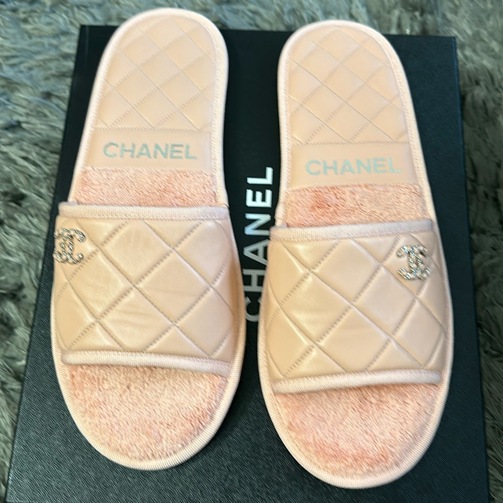 Chanel brand new mule - light pink